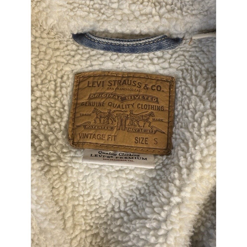 Levis Jacket Mens Small Trucker Jacket Sherpa Faux Fur‎ Light Wash Denim - Picture 3 of 5